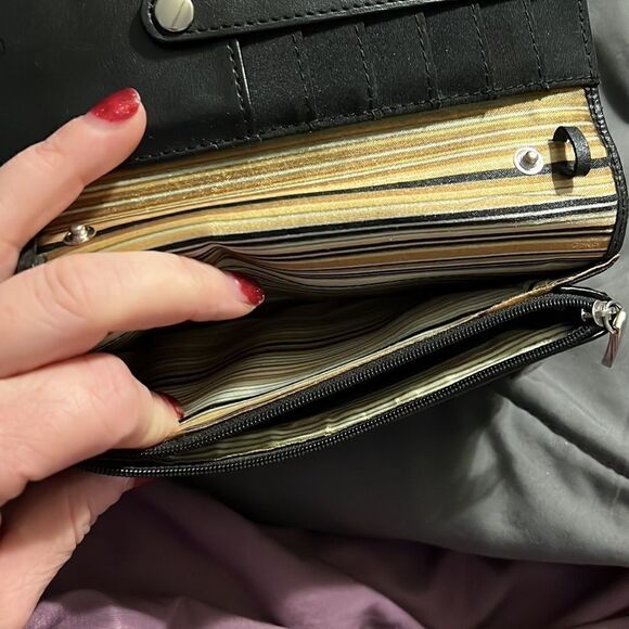 Vintage Etienne Aigner Wallet - Picture 6 of 7